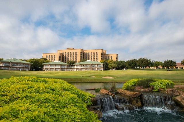 The Las Colinas Resort Dallas Logo