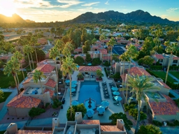 The Scottsdale Plaza Resort & Villas Logo