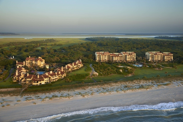 The Villas of Amelia Island Logo