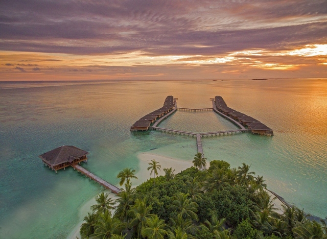 Medhufushi Island Resort Logo