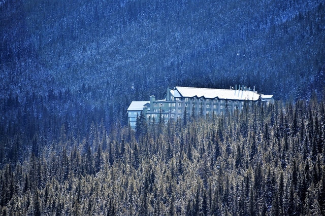 Rimrock Resort Hotel Banff Logo