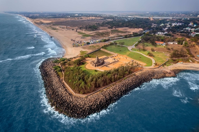 Radisson Blu Resort Temple Bay Mamallapuram Logo